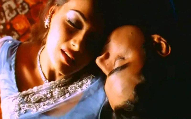 most senual bollywood songs, sexy bollywood songs, most sexy bollywood songs, sensual bollywood songs, hot bollywood songs, most hot bollywood songs, best sensual hindi songs, best hot hindi songs, best sexy hindi songs, intimate bolyywood songs, intimate hindi songs, kisses in hindi songs, kisses in bollywood songs, romance in bollywood, romantic bollywood songs, romance, love, couples, couple goals, Bollywood, Bollywood masala, Bollywood songs, top Bollywood songs, trending songs, monsoon hits, feeding trends