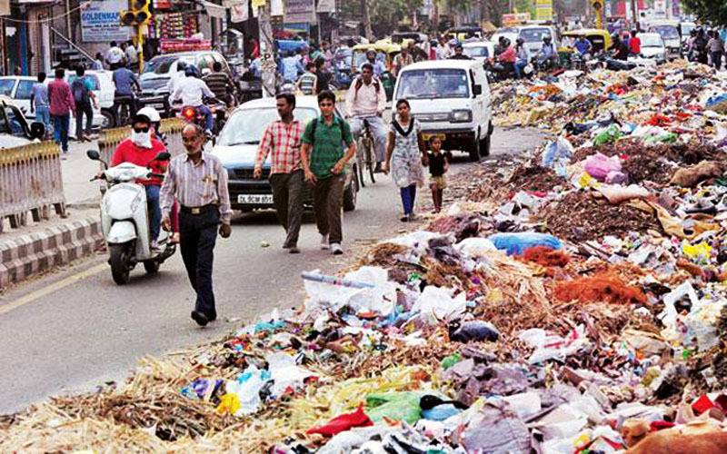 India's plastic man, professor r vasudevan, prof vasudevan story, prof vasudevan padma shri, prof vasudevan innovation, prof vasudevan plastic man of india, prof vasudevan plastic waste, waste management in india, plastic ban, waste-management, sustainable development, plastic man of india, polybags, plastic waste, eco-friendly techniques, invention, waste-disposal, plastic roads, plastic stones, Feeding Trends, prof vasudevan plastic recycle mechanism, recycle plastic int stones