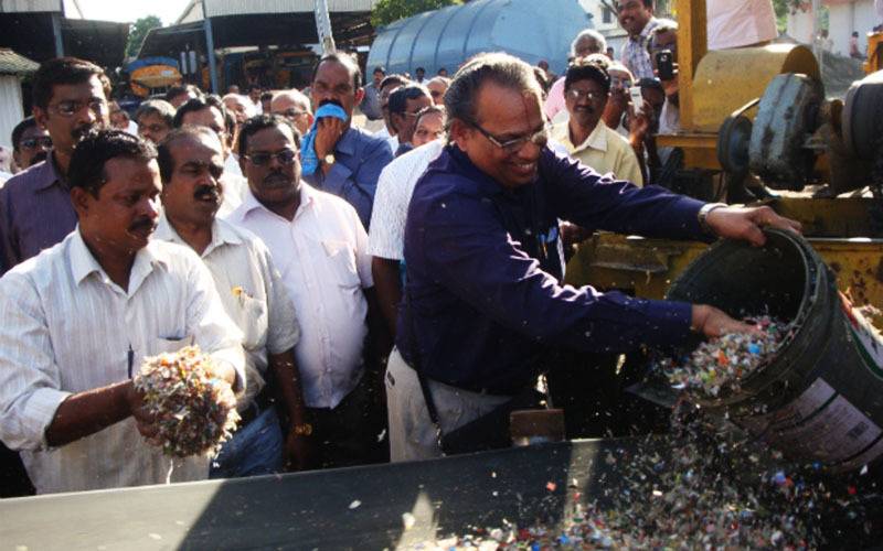 India's plastic man, professor r vasudevan, prof vasudevan story, prof vasudevan padma shri, prof vasudevan innovation, prof vasudevan plastic man of india, prof vasudevan plastic waste, waste management in india, plastic ban, waste-management, sustainable development, plastic man of india, polybags, plastic waste, eco-friendly techniques, invention, waste-disposal, plastic roads, plastic stones, Feeding Trends, prof vasudevan plastic recycle mechanism, recycle plastic int stones